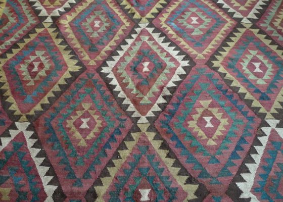 Kilim Maymana