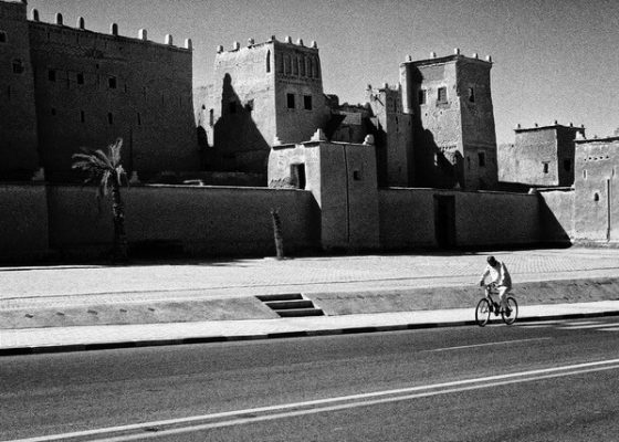 Zbigniew Wikłacz “Rowerzysta w Ouarzazate”