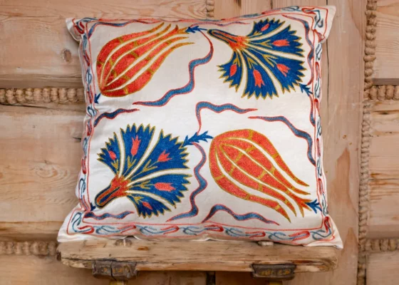 Poduszka haftowana ręcznie - Galeria Persja