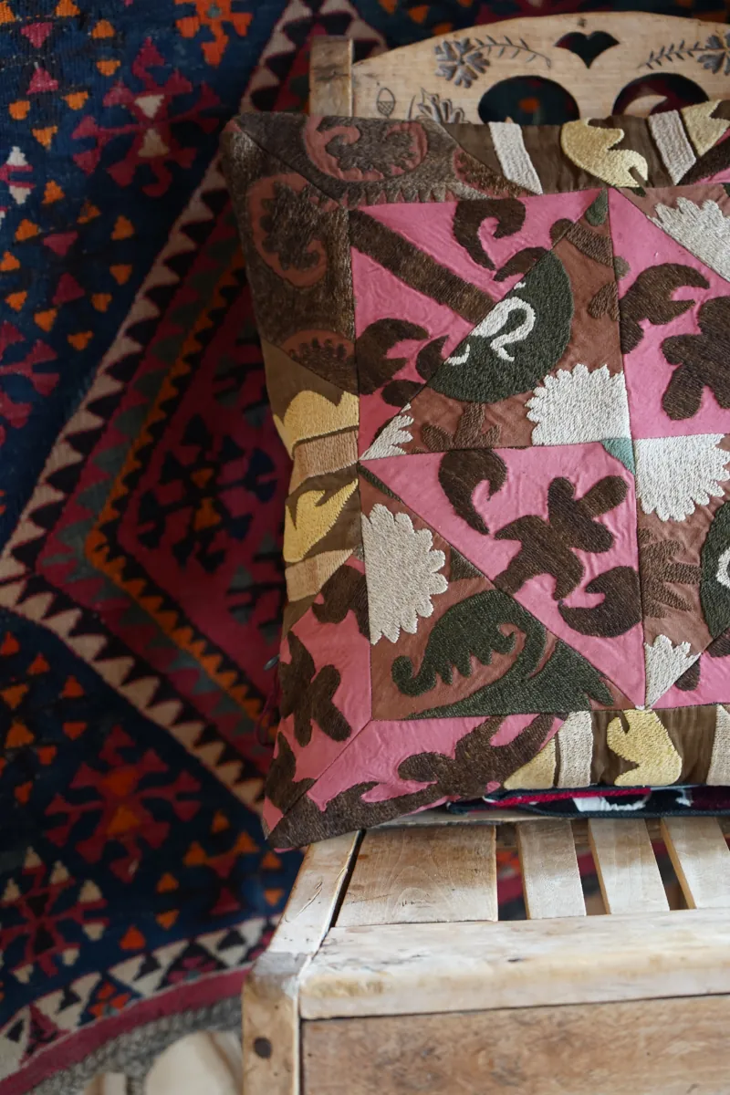 Poduszka Suzani w stylu vintage, patchworkowy wzór