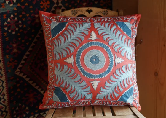 Galeria Persja - Poducha haftowana ręcznie jedwabnymi nićmi, Turcja