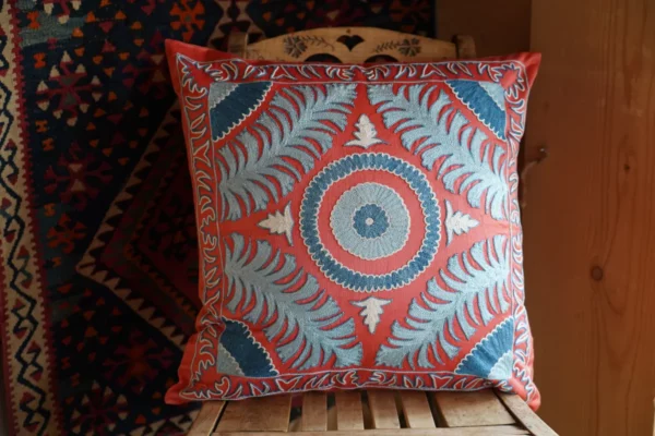 Galeria Persja - Poducha haftowana ręcznie jedwabnymi nićmi, Turcja