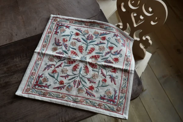 Poducha "Jedwab na jedwabiu" z Uzbekistanu - Galeria Persja