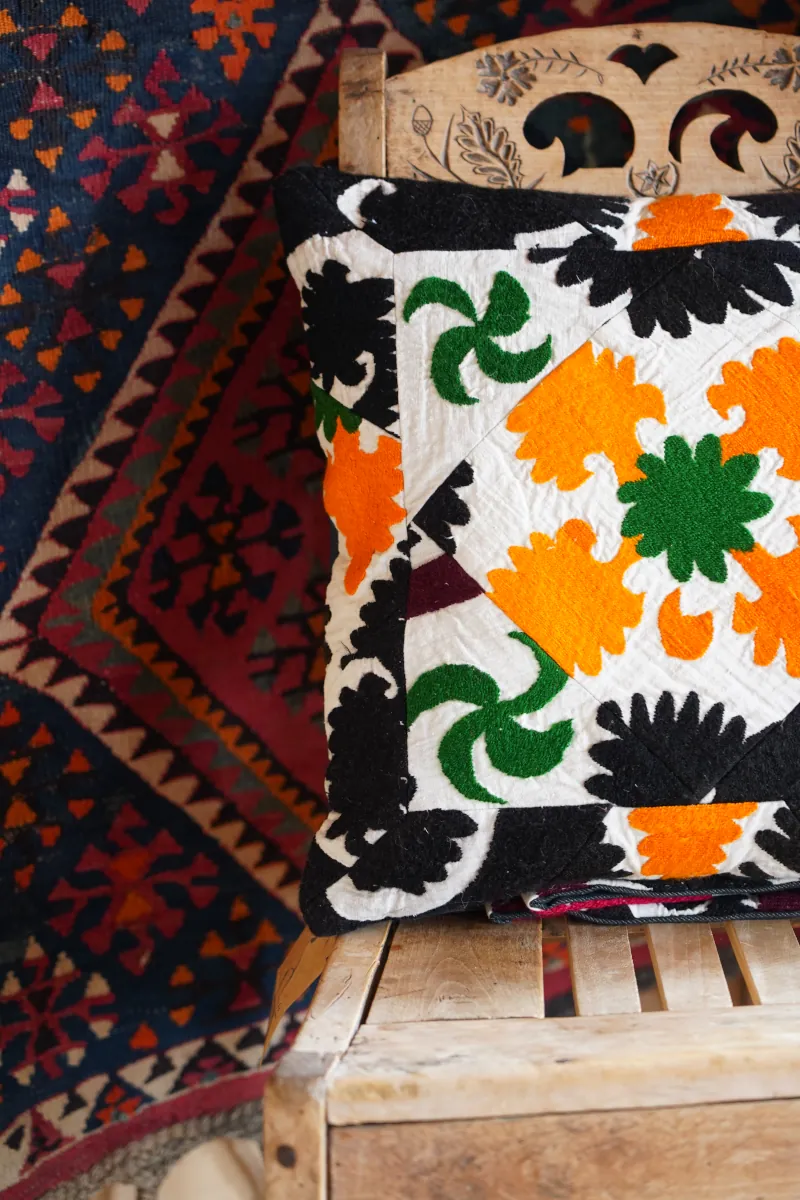 Poduszka Suzani etniczny wzór - Galeria Persja