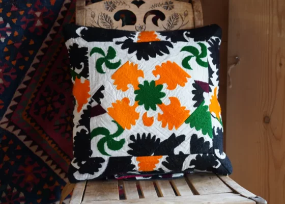 Poduszka Suzani etniczny wzór - Galeria Persja