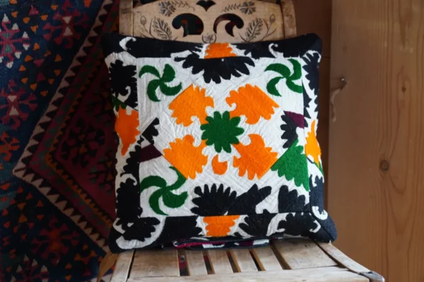 Poduszka Suzani etniczny wzór - Galeria Persja