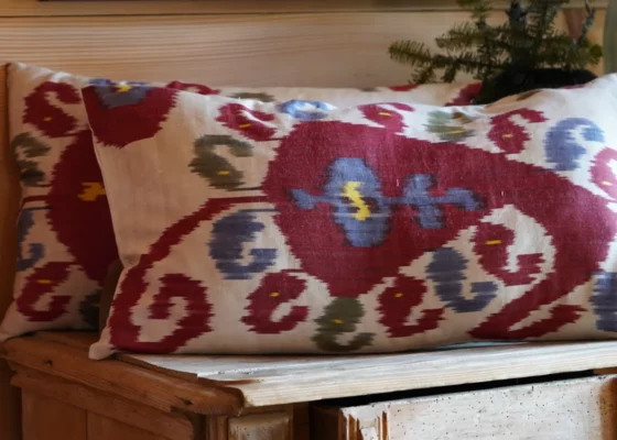 Poducha "ikatowa", tkana ręcznie Buchara, Uzbekistan