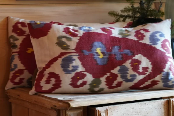 Poducha "ikatowa", tkana ręcznie Buchara, Uzbekistan