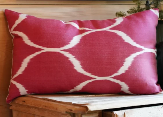 Dekoracyjna poducha "Ikatowa" z Uzbekistanu - Galeria Persja