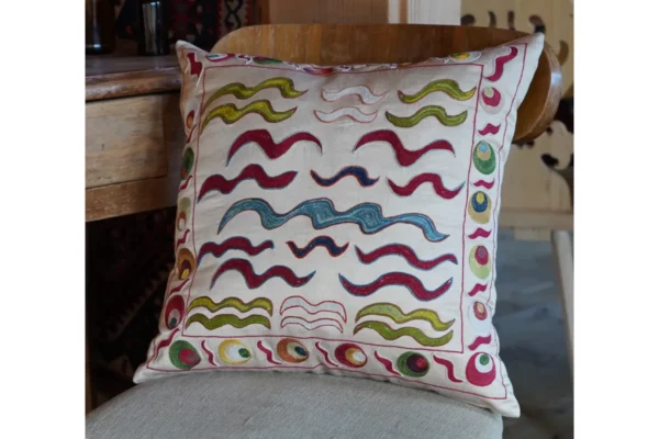 poduszka jedwab na jedwabiu, rękodzieło z Uzbekistanu - Galeria Persja rękodzieło z Azji Centralnej