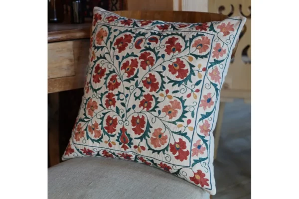 poduszka jedwab na jedwabiu, rękodzieło z Uzbekistanu - Galeria Persja rękodzieło z Azji Centralnej