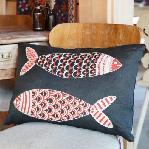 Poducha "Jedwab na jedwabiu" czarna z rybami Uzbekistan