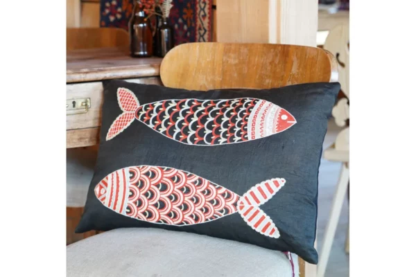 Poducha "Jedwab na jedwabiu" czarna z rybami Uzbekistan