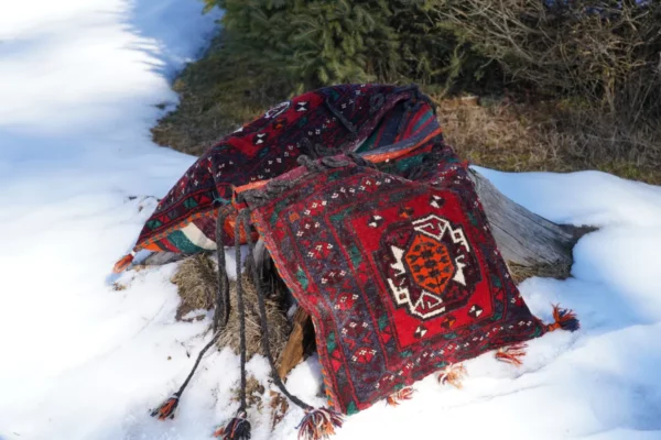 Beludżyjskie sakwy podróżne tkane ręcznie techniką dywanową i kilimową