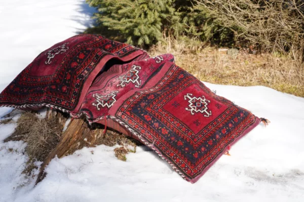 Beludżyjskie sakwy podróżne tkane ręcznie techniką dywanową i kilimową